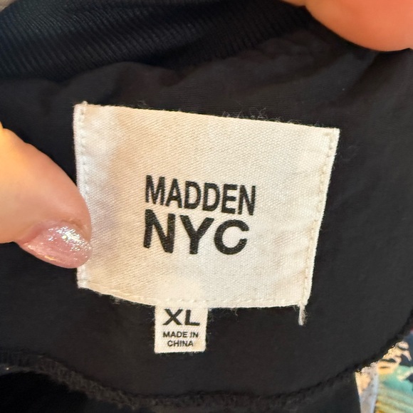 Madden NYC women’s Black Cropped Bomber Jacket size XL light weight trendy - Picture 6 of 8